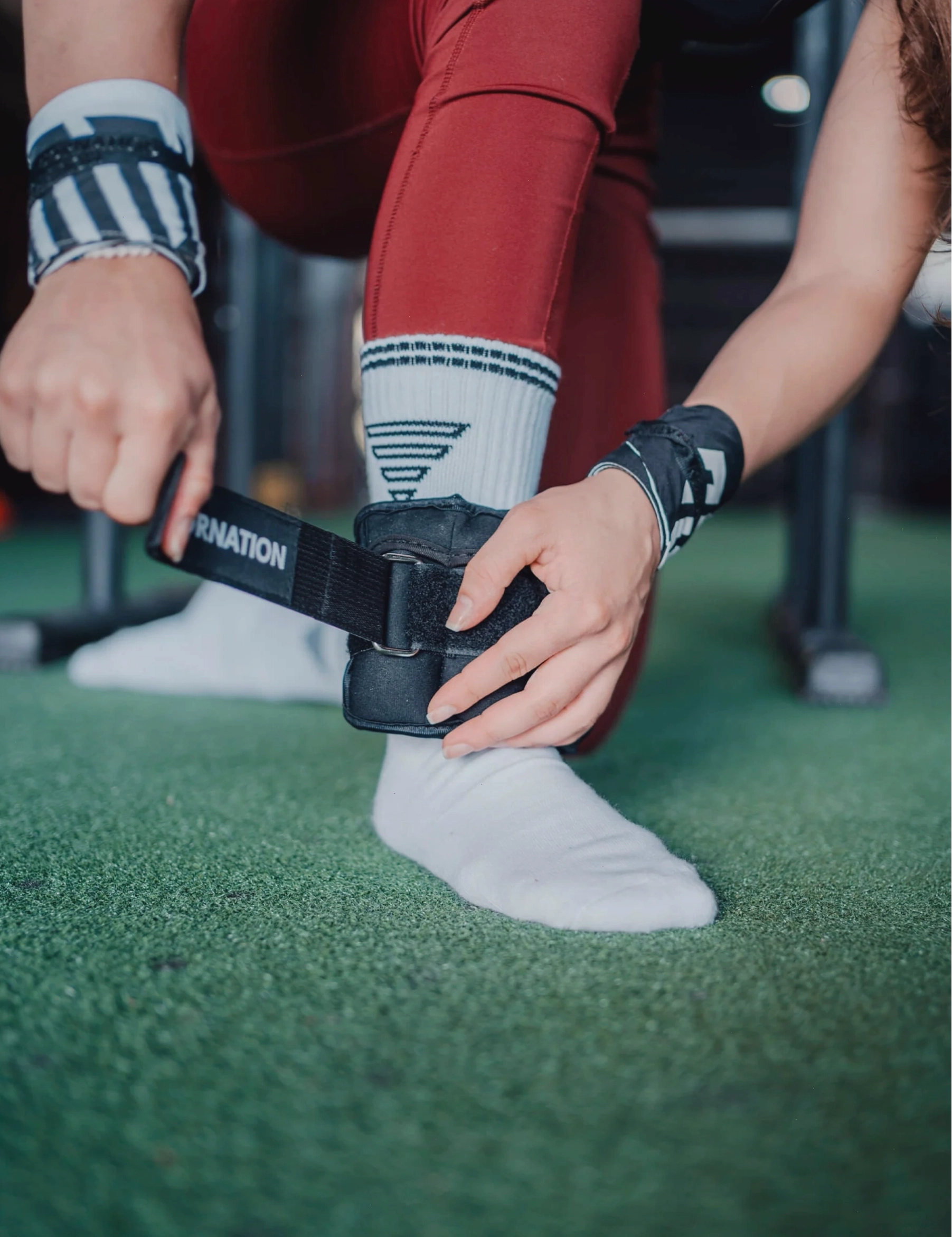 Ankle weights với thiết kế khóa dán có thể điều chỉnh độ rộng