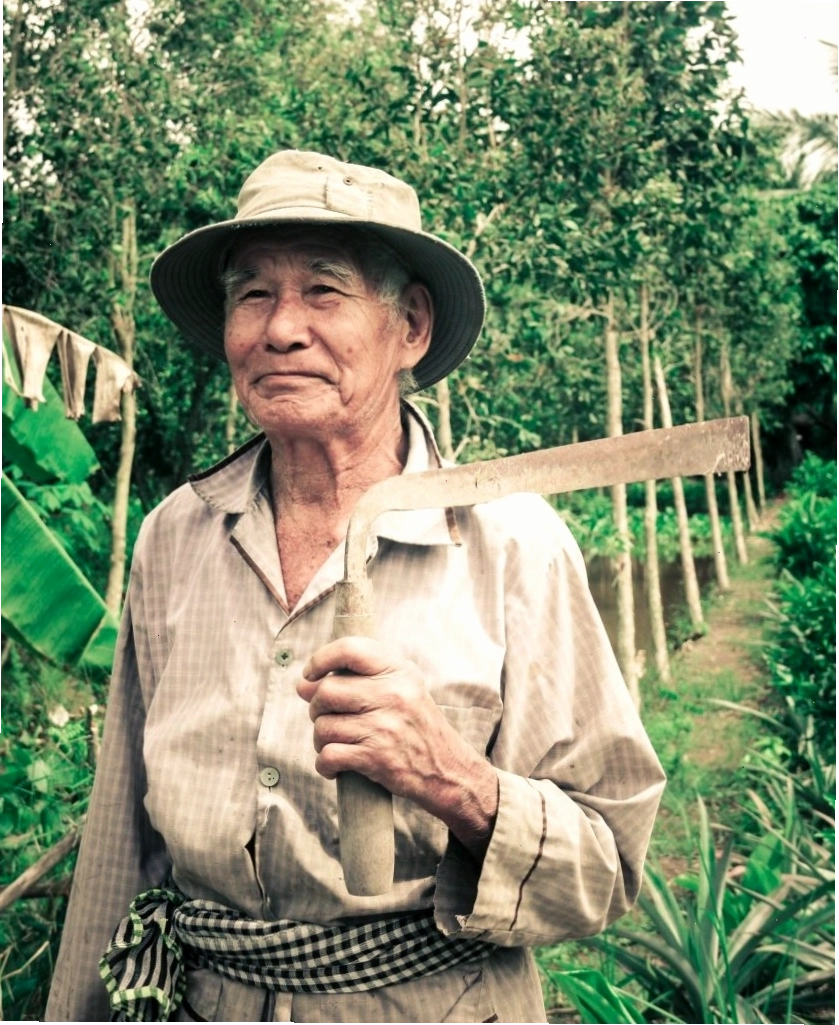 Hướng dẫn cách quấn khăn rằn trên đầu cho nữ làm băng đô