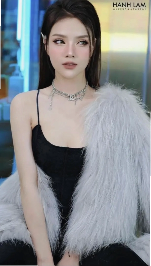 Trang điểm nhẹ nhàng tone hồng mang lại vẻ đẹp ngọt ngào và ngây thơ